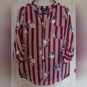 Justify Junior's Zip Front Roll Sleeve Blouse - Burgundy - Size Medium